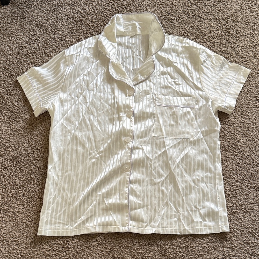 Women’s White Satin Sleepwear Set - Picture 6 of 8